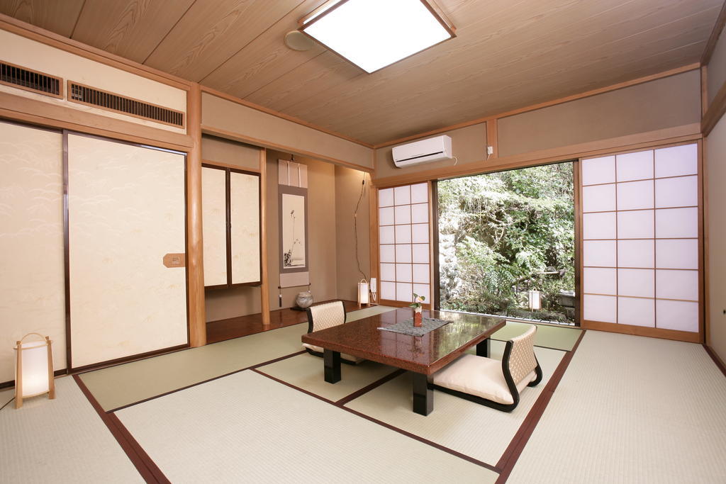 Oyo Hatago Ichiban Hotel Chichibu Exterior foto